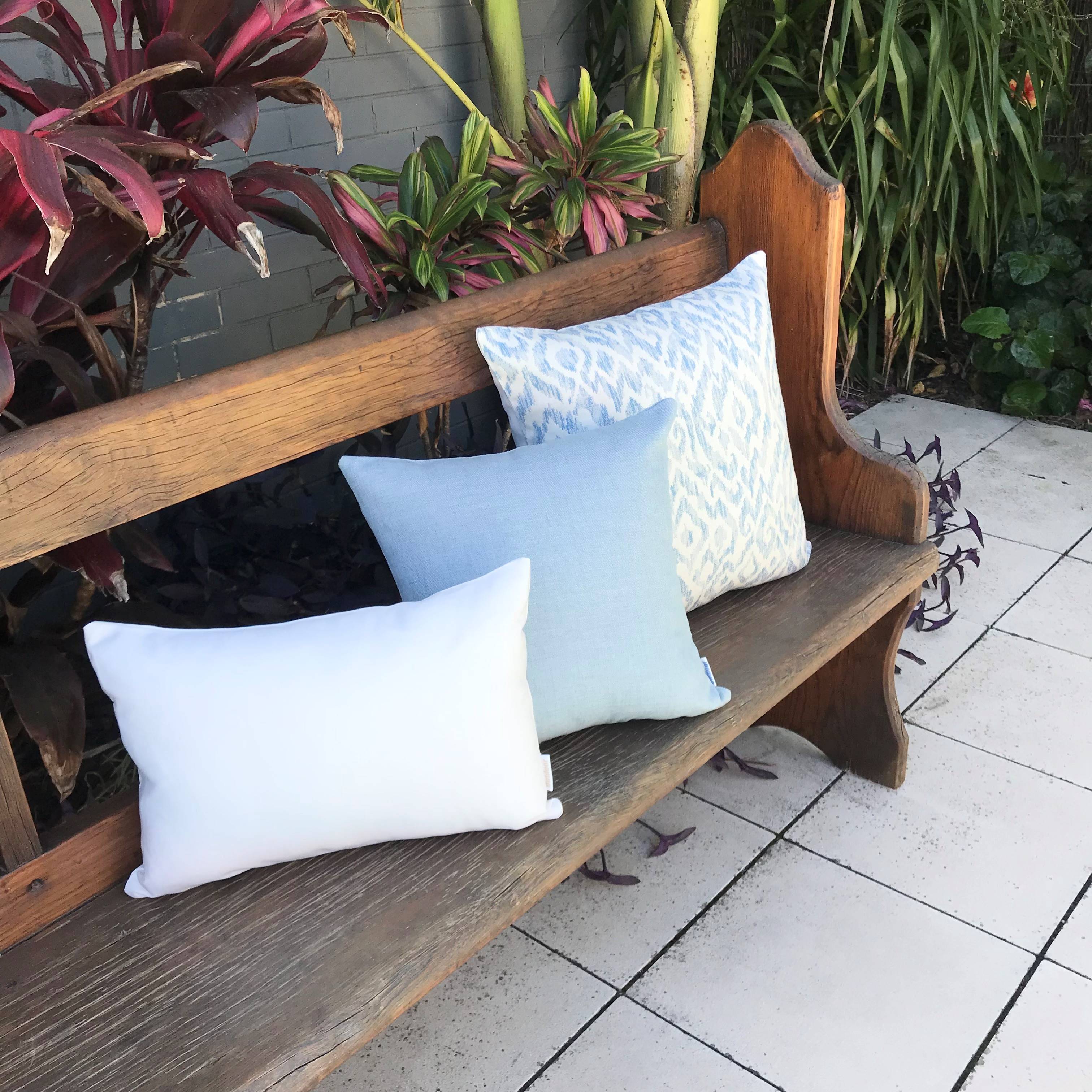Outdoor Cushion Sunbrella Kouri Blue Ice Blue and Bone
